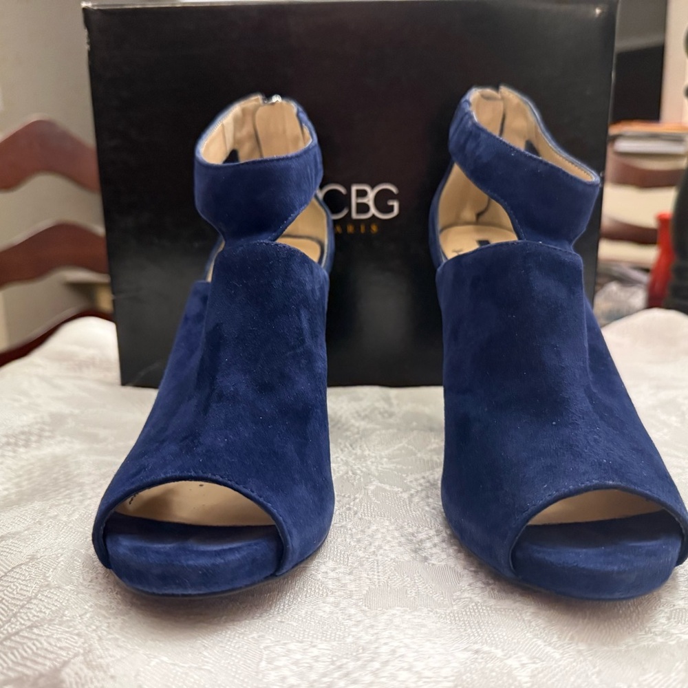 Blue suede peep toe booties - Picture 4 of 15